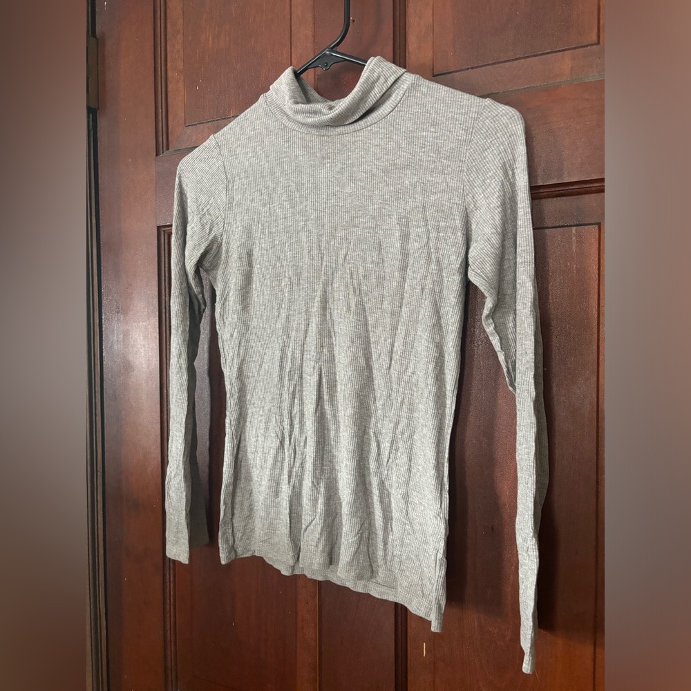 gray turtleneck top